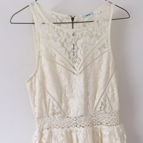 Kimchi Blue lace dress - Picture 2 of 4